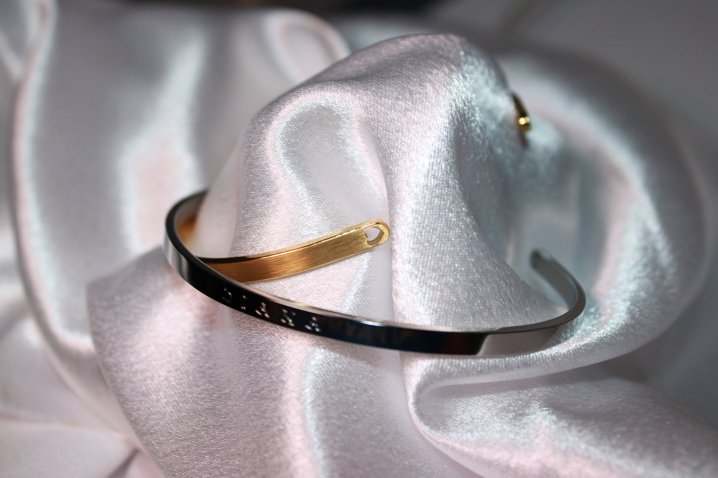 GOLDEN BANGLE 4MM
