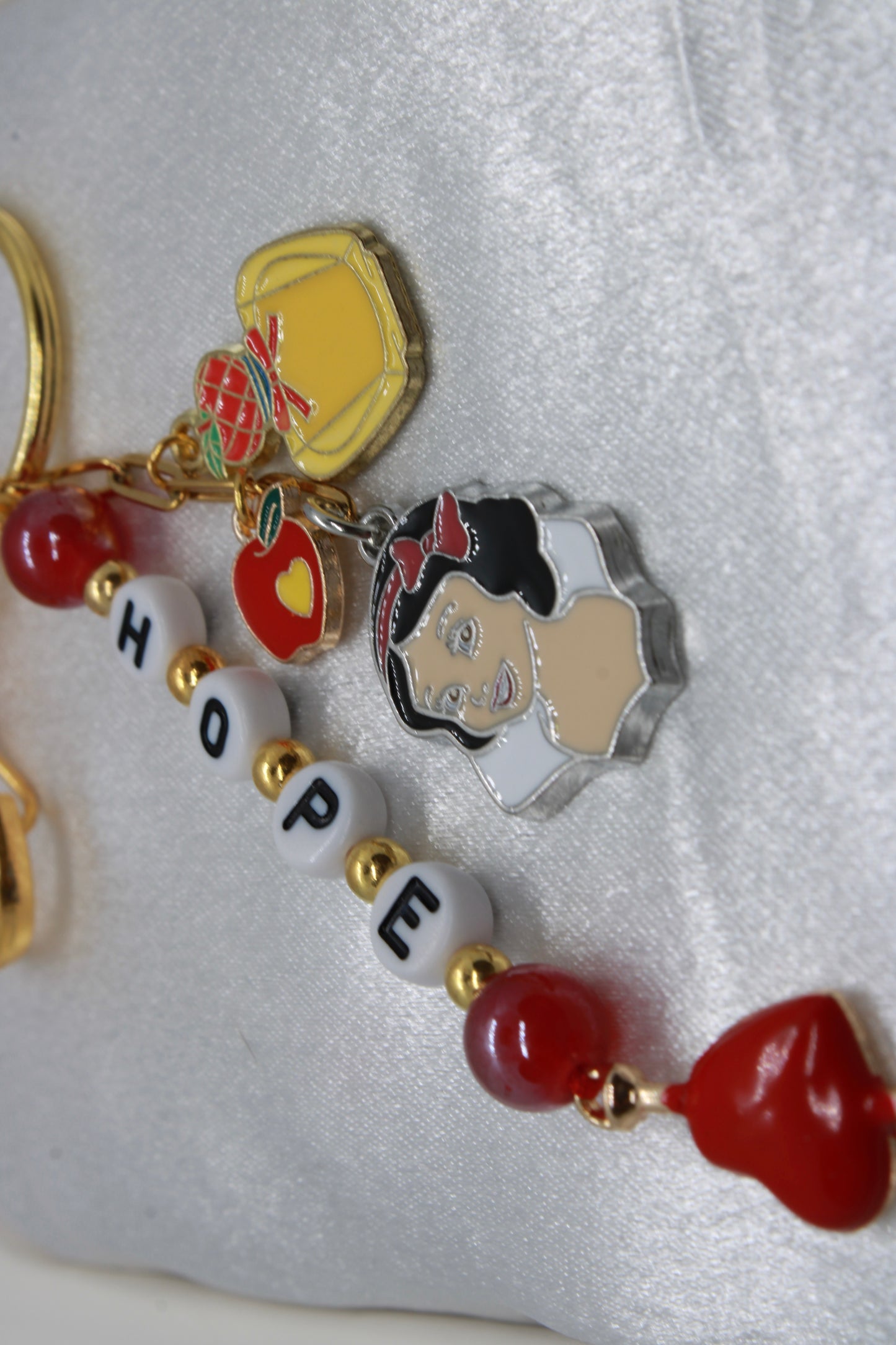 Snow-white Keychain